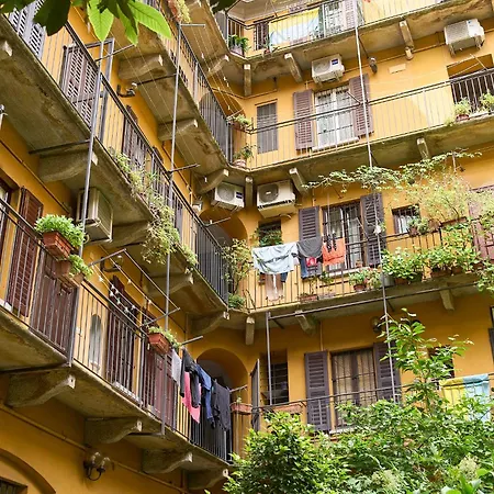 Xenia - Two-room In Navigli Area Apartment