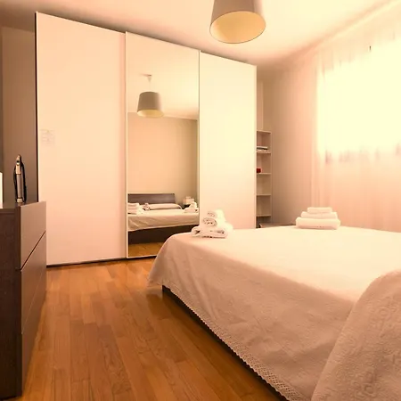 Bicocca Ultimo Piano Con Ampia Terrazza