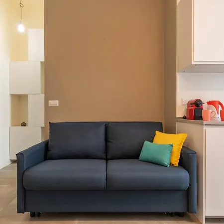 Flora Flexyrent Ac Apartment