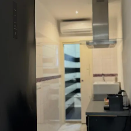 Four Bedroom In The Centre Of The Apartment *