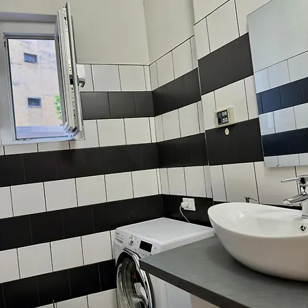 Four Bedroom In The Centre Of The Milan