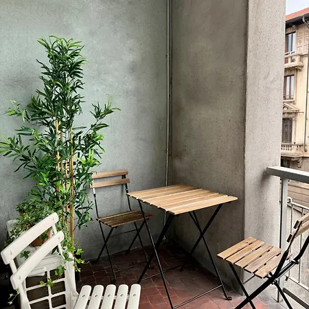Apartment Four Bedroom In The Centre Of The *
