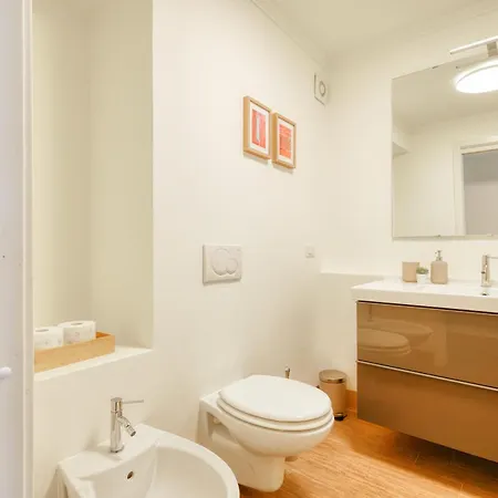 Fara 33 Cozy Flat In District 밀라노