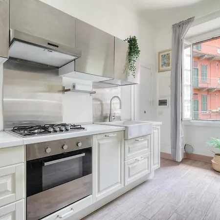 Fara 33 Cozy Flat In District 밀라노