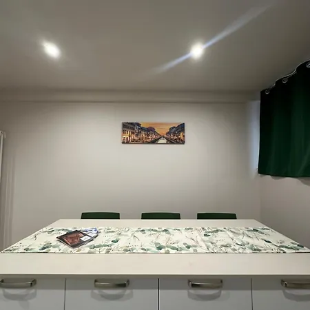 公寓 Monolocale Piazza Gambara M1 米兰