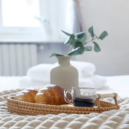 아파트 Roomy Flat With Garage - Porta Romana *