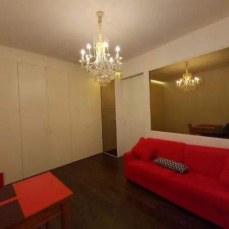 Bilocale In Centro Citta 15 Min Dal Duomo - Fontana Apartmán