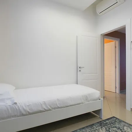 Forlanini Con Free Parking Linate Airport דירה *