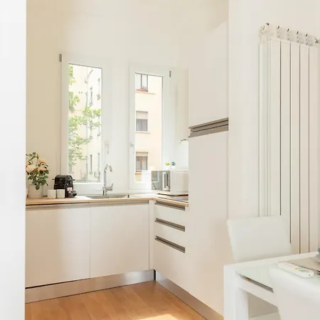 Exclusive Apartment - Next To The Metro Daire