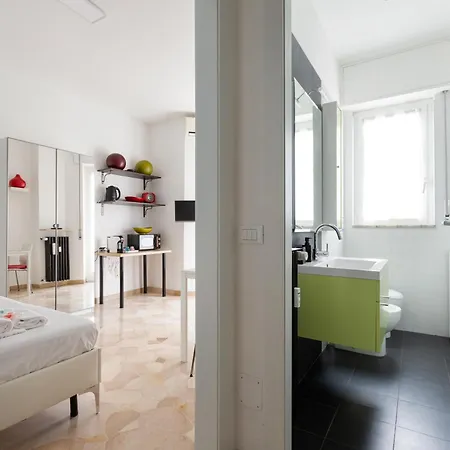 Lägenhet Lorenteggio-piazza Frattini Balcony Milano