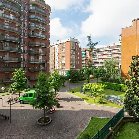 Lorenteggio-piazza Frattini Balcony Lägenhet Milano