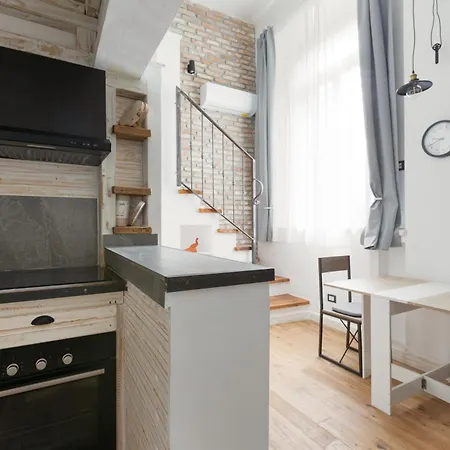 Su 2 Livelli- Universita Iulm * Mailand