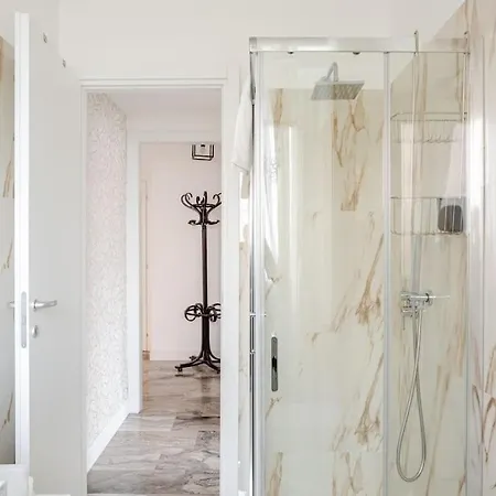 Apartment Bright & Modern 2 Min Metro 20min Niguarda H Milan