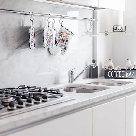 Nuovissima Dimora Con Terrazzino *