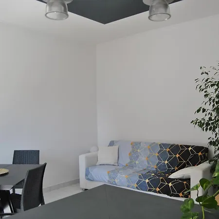 Portello Flat With Balcony Appartamento *
