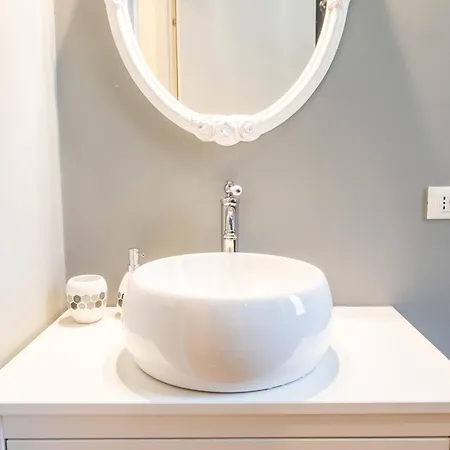 Private Design - 10 Minutes To Olympic Village Milano