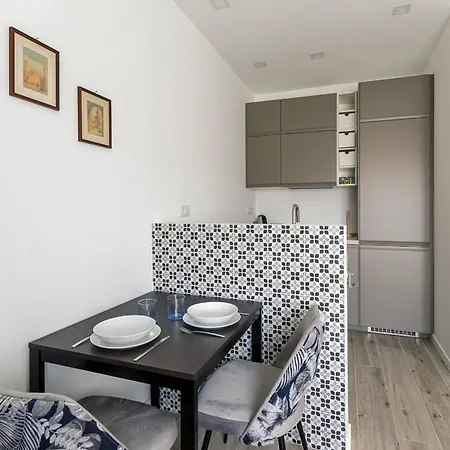 דירה Tadino Ai Giardini Indro Montanelli By Halldis *