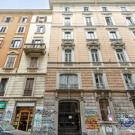 Tadino Ai Giardini Indro Montanelli By Halldis * מילאנו