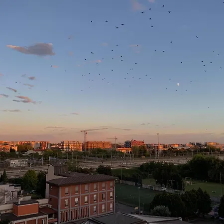 Cozy & Quiet 2 Min From Metro *