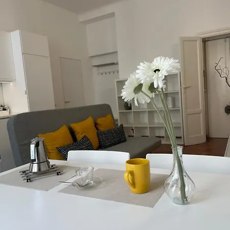 Bilocale Spazioso A Lambrate Milan