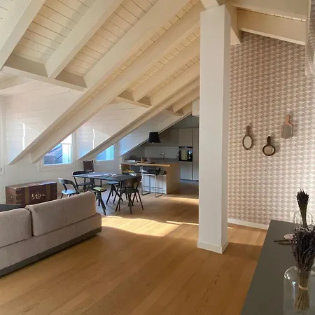 Attico Con Terrazzo Vicino Al Centro E Metro Apartment