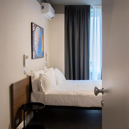 22 Marzo Hotel 2*