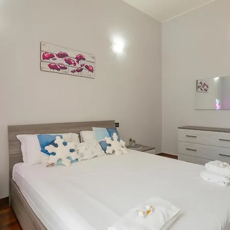 Xenia - Lovely In Citta Studi * מילאנו