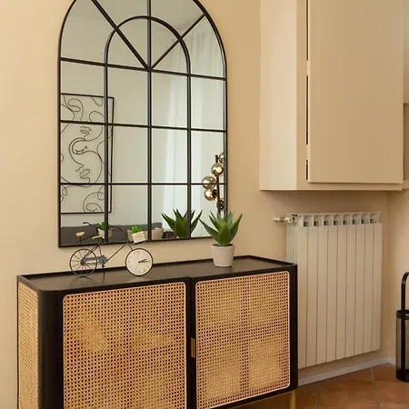 Apartment Flower Exclusive - M3 - Isola District