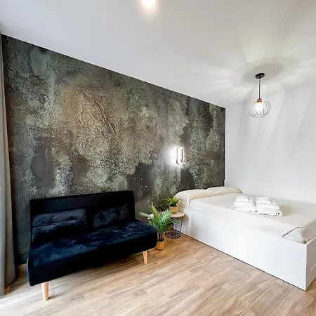 Repetti - Two Adjacent & Independent 10 Minutes To Centre & Linate Airport