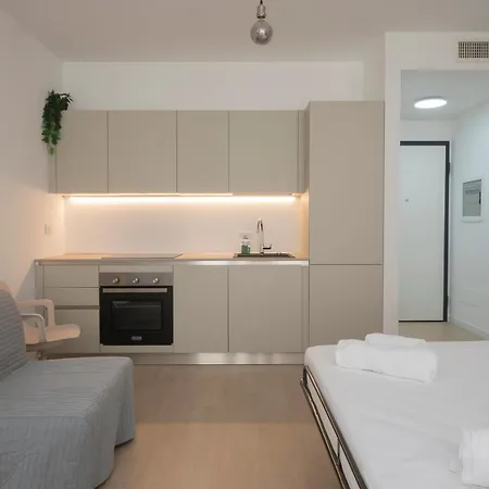 I Host - Binda 18 Apartment