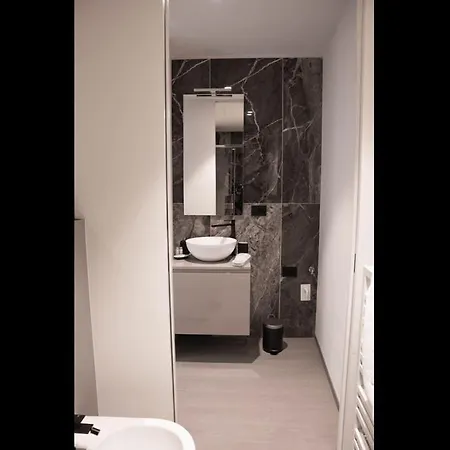 Esclusivo Rifugio A Pochi Passi Dal Duomo - Apt 2 Milan