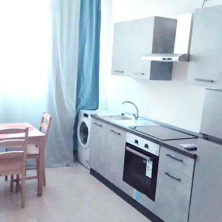 Appartamento For 6 Peaple Close To The Red Metro *