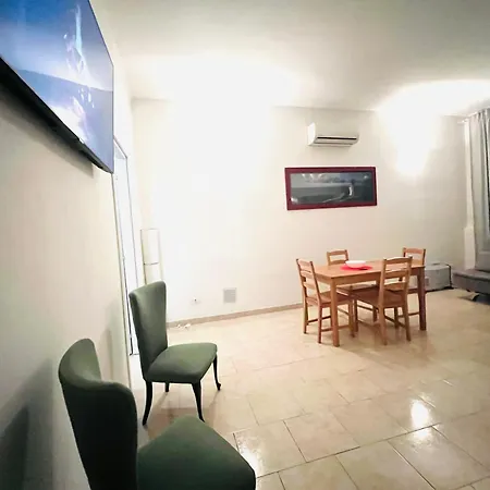 Appartamento For 6 Peaple Close To The Red Metro