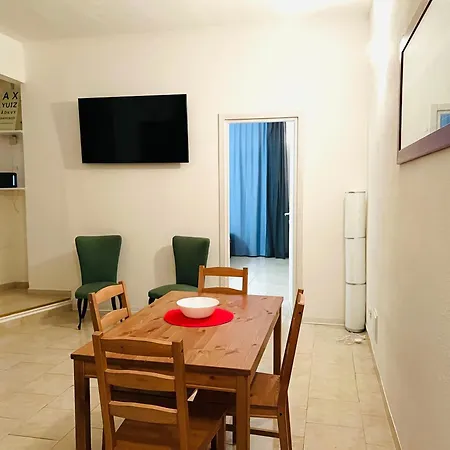 Appartamento For 6 Peaple Close To The Red Metro Milano