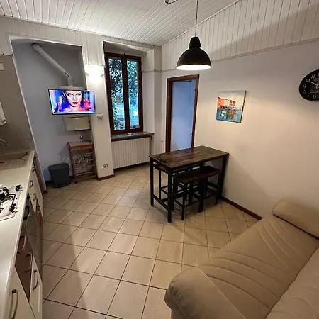 Lovely 2-bedroom Appartamento *