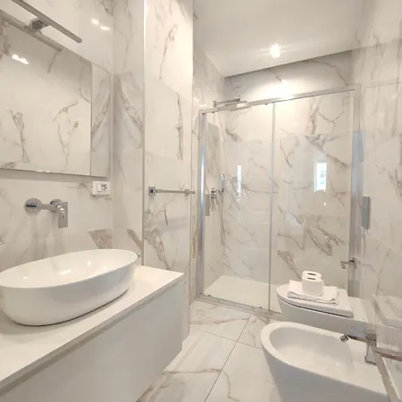 Doria 10 Next To Train Station * ميلان