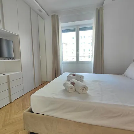 Doria 10 Next To Train Station *