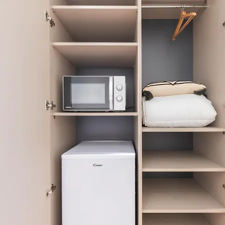 Well-located Campus Near Park