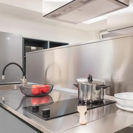 Well-located Campus Near Park