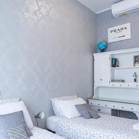 Duomo Walking Distance Elegant Flat With View Apartman Milánó