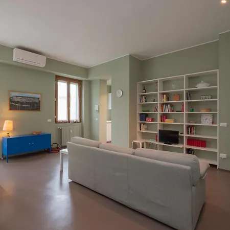 Apartament Xenia - Attic In San Siro Area