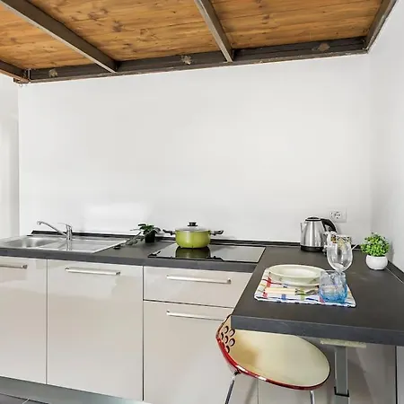 Cozy Central Duomo Flat Milan
