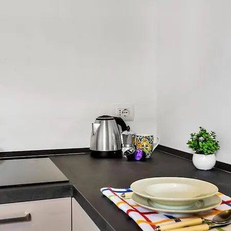Cozy Central Duomo Flat Apartment