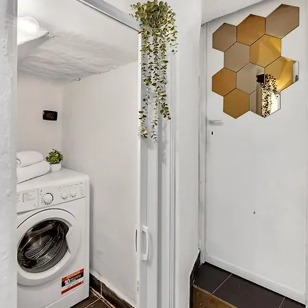 Cozy Central Duomo Flat Apartment Milan