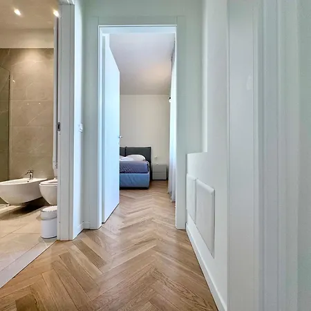 Cute And Duomo - Red Apartment