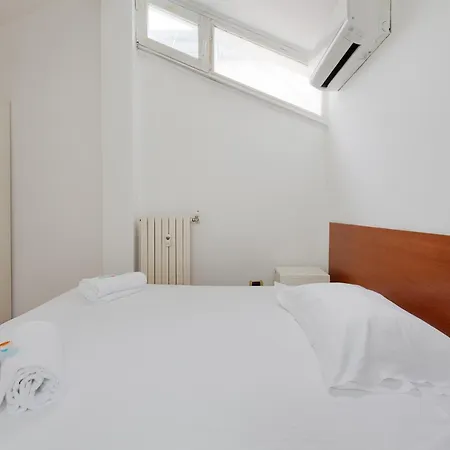 Guesthost - Viale Umbria Bright