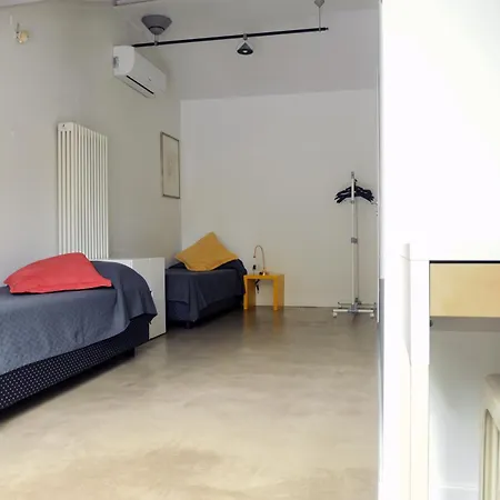 Rum i privatbostad Sant Ambrogio With Private Terrace In Shared Flat *