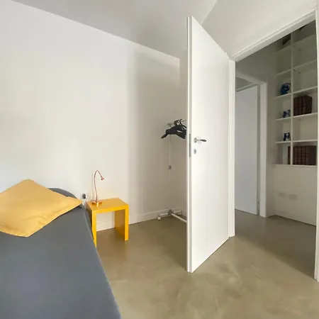 Sant Ambrogio With Private Terrace In Shared Flat *