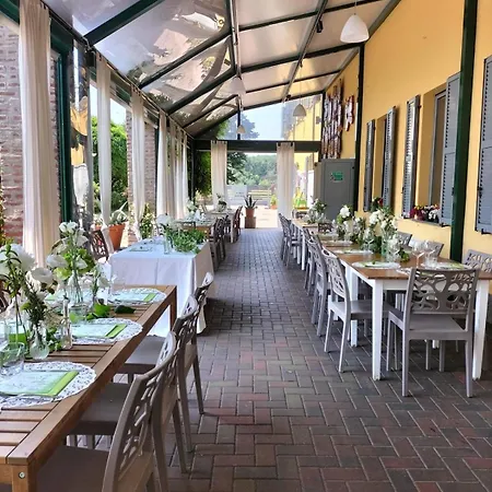 Cascina Bellaria Hostel *