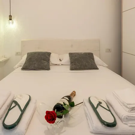 Pomponazzi, 4 Bilocale In Zona Bocconi Navigli * Милан